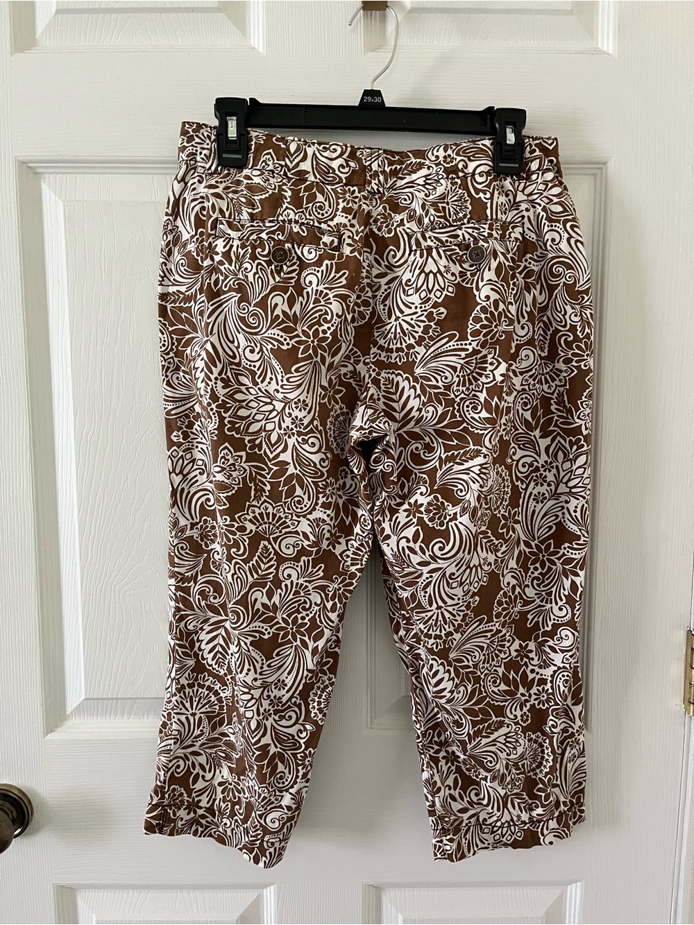 Cappagallo Brown & White Floral Print Capris - Picture 2 of 8